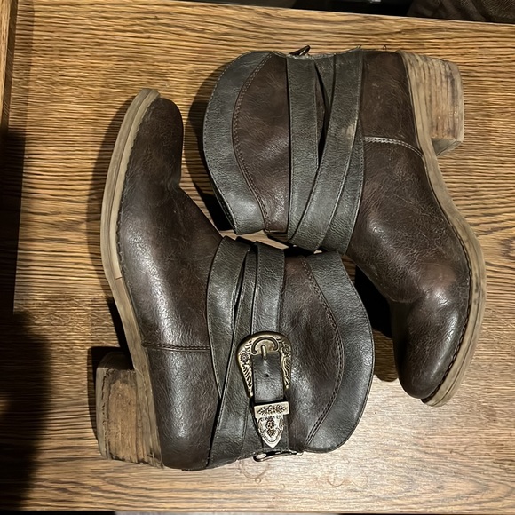 Cowboy Booties - Picture 4 of 6